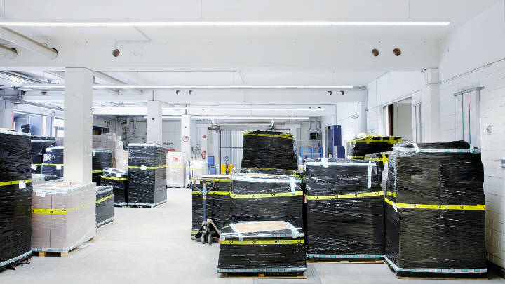 LED high bay lighting and best lighting controls by Philips