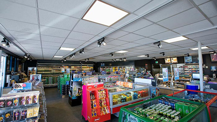 Philips gas station lighting products cover the ceiling of Q8 Qvik to go store