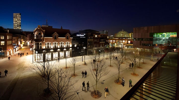Lighting up a square with Philips outdoor lighting