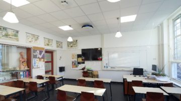 UV-C air disinfection in school buildings